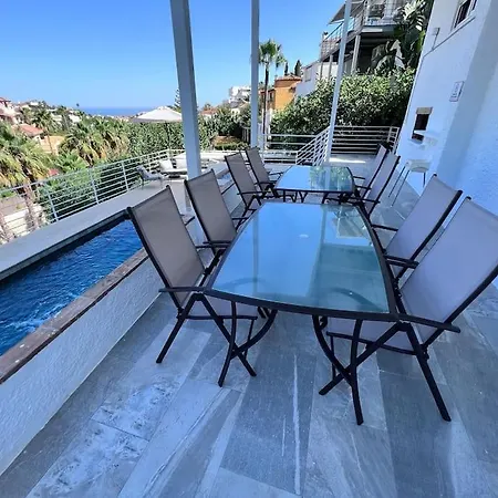 D With Heated Swimming Pool, Jacuzzi, Waterfall, Heating Is Extra *