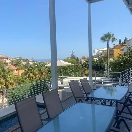 D With Heated Swimming Pool, Jacuzzi, Waterfall, Heating Is Extra *