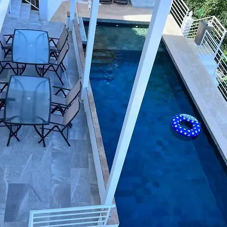 D With Heated Swimming Pool, Jacuzzi, Waterfall, Heating Is Extra *