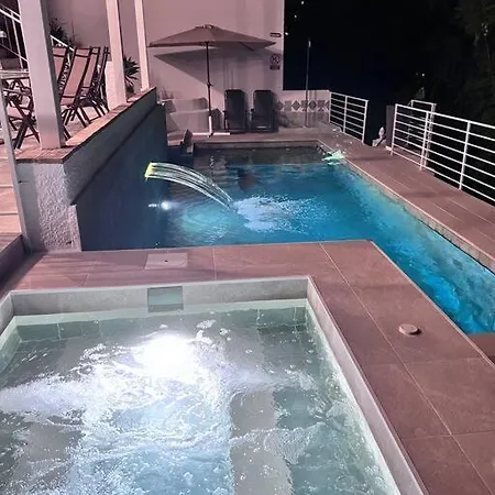 D With Heated Swimming Pool, Jacuzzi, Waterfall, Heating Is Extra Διαμέρισμα