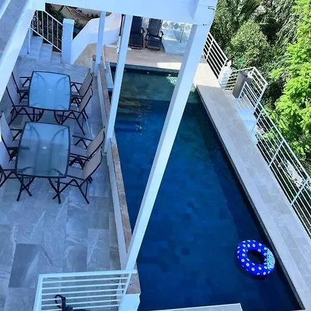 D With Heated Swimming Pool, Jacuzzi, Waterfall, Heating Is Extra Διαμέρισμα