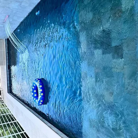 Διαμέρισμα D With Heated Swimming Pool, Jacuzzi, Waterfall, Heating Is Extra *