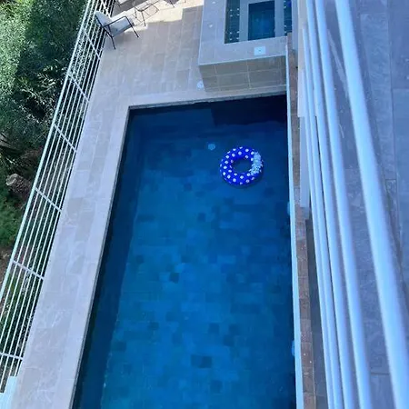 D With Heated Swimming Pool, Jacuzzi, Waterfall, Heating Is Extra * Benalmádena