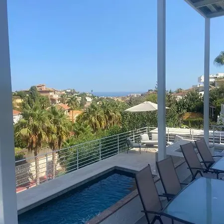 D With Heated Swimming Pool, Jacuzzi, Waterfall, Heating Is Extra Διαμέρισμα *