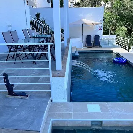 D With Heated Swimming Pool, Jacuzzi, Waterfall, Heating Is Extra Διαμέρισμα